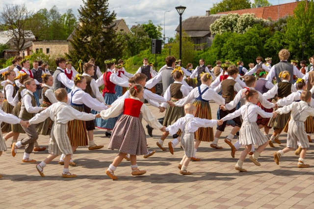bērnu deju kolektīvs "Drellīši"
